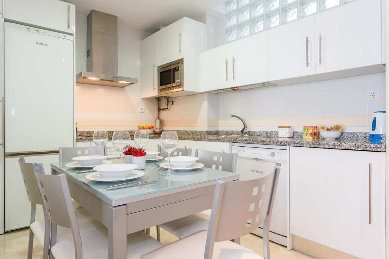 Apartamento Playa Cadiz By Isa Hoteles Екстер'єр фото